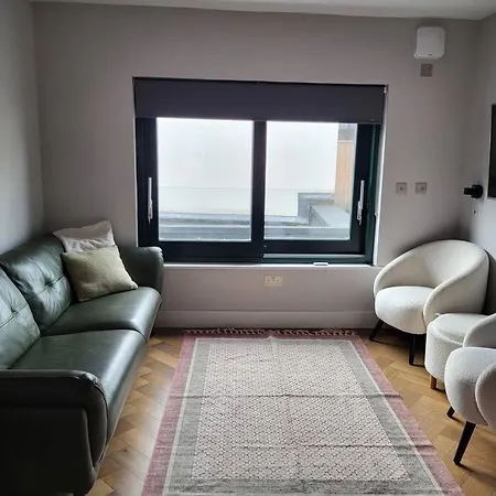 アパート снеск Q,r-с0de First -,-central & Modern Two Bed House *