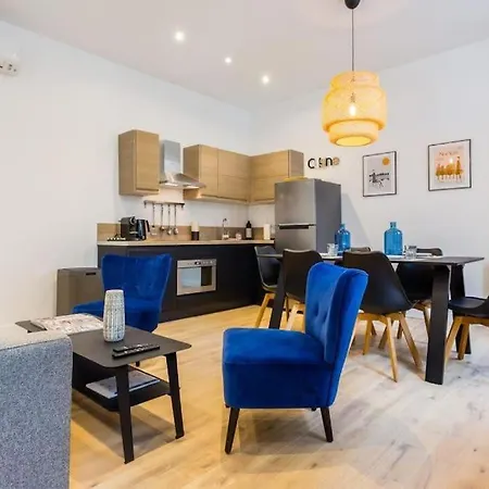 Apartamento снеск Q,r-с0de First -,-central & Modern Two Bed House
